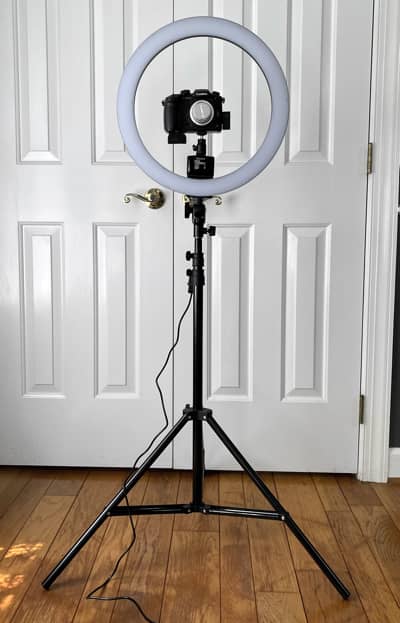 neewer_16_ring_light_with_stand