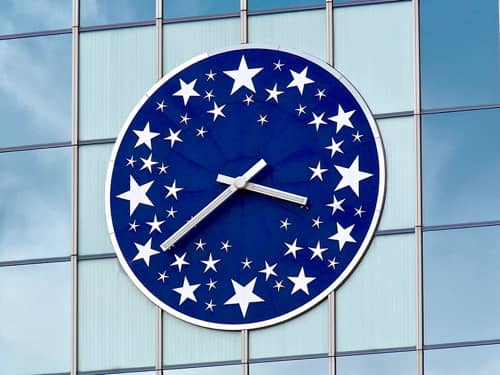 solar powered star clock in japan