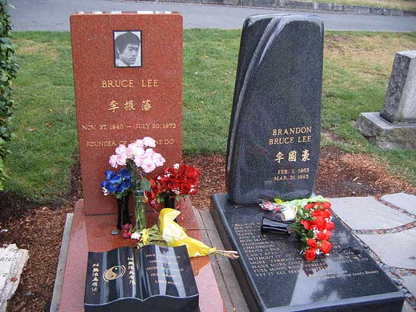 Bruce Lee brandon lee headstones 600