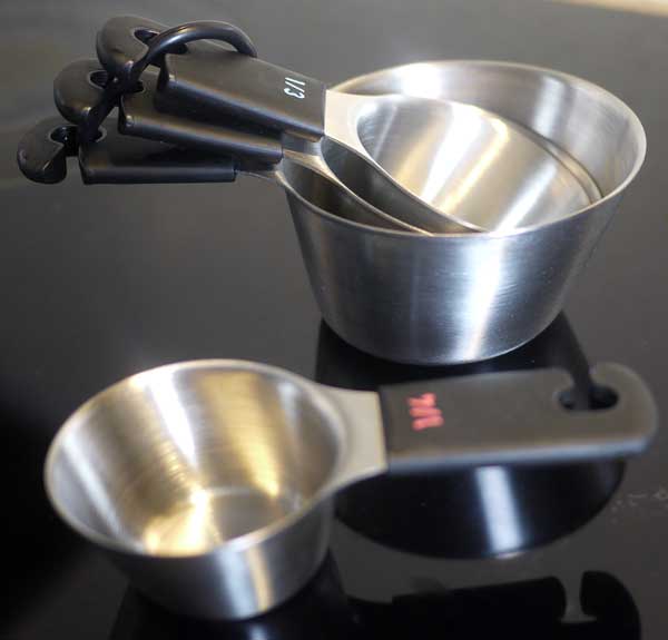 Oxo measuring cups detail
