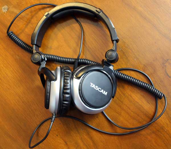 Tascam th 2000 headphones