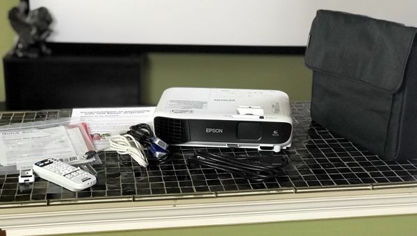 epson_projector_included