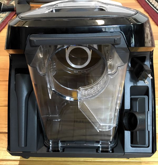 miele_bagless_canister_vacuum_dirt_container