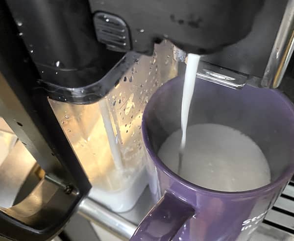 saeco_philips_super_automatic_espresso_machine milk frother