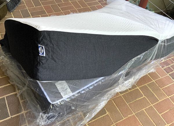 sealy_hybrid_bed_in_box_unwrapping
