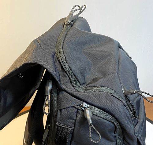 thule_paramount_27L_backpack_top_entry